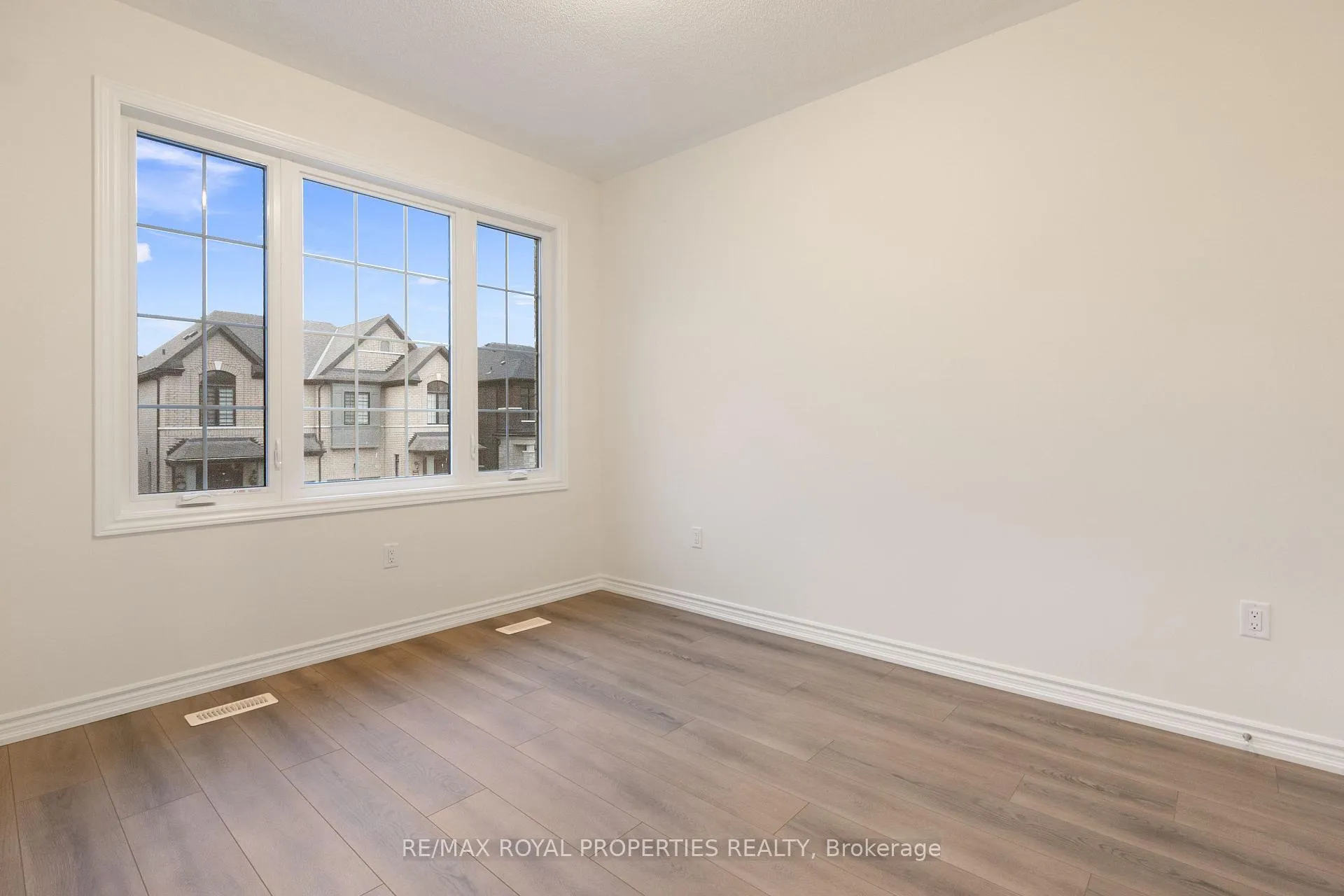 Photo 20 of 2923 Nakina Street, Pickering, Rural Pickering — HOMEH