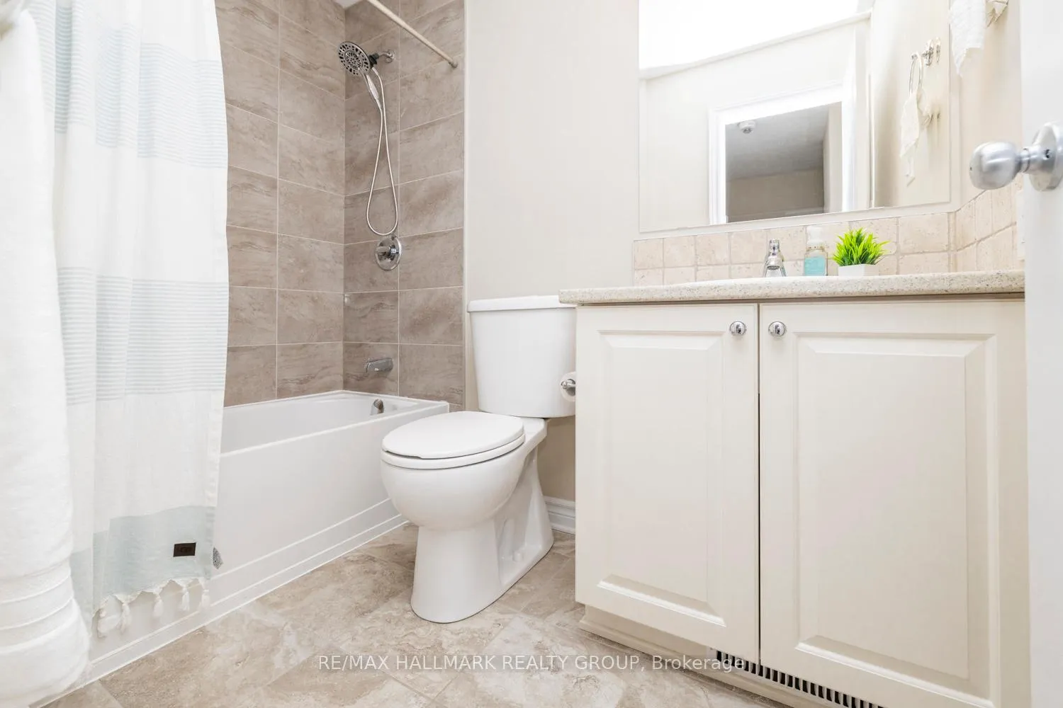 Photo 18 of 226 Halyard Way, Ottawa, Kanata - Kanata Lakes/Heritage Hills — HOMEH