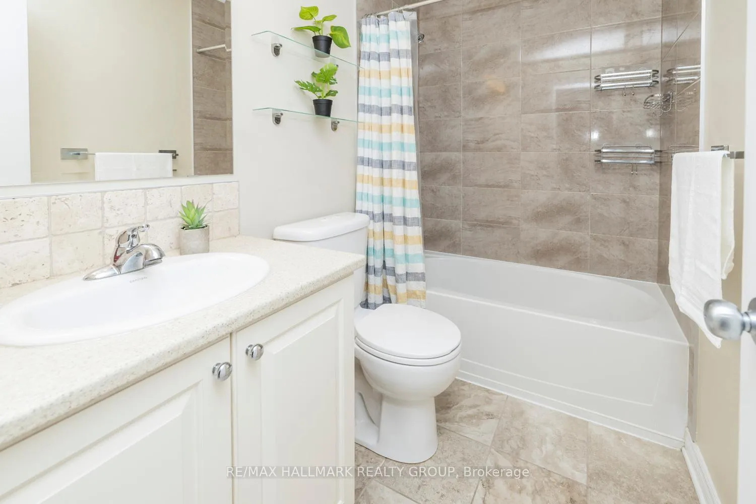 Photo 21 of 226 Halyard Way, Ottawa, Kanata - Kanata Lakes/Heritage Hills — HOMEH