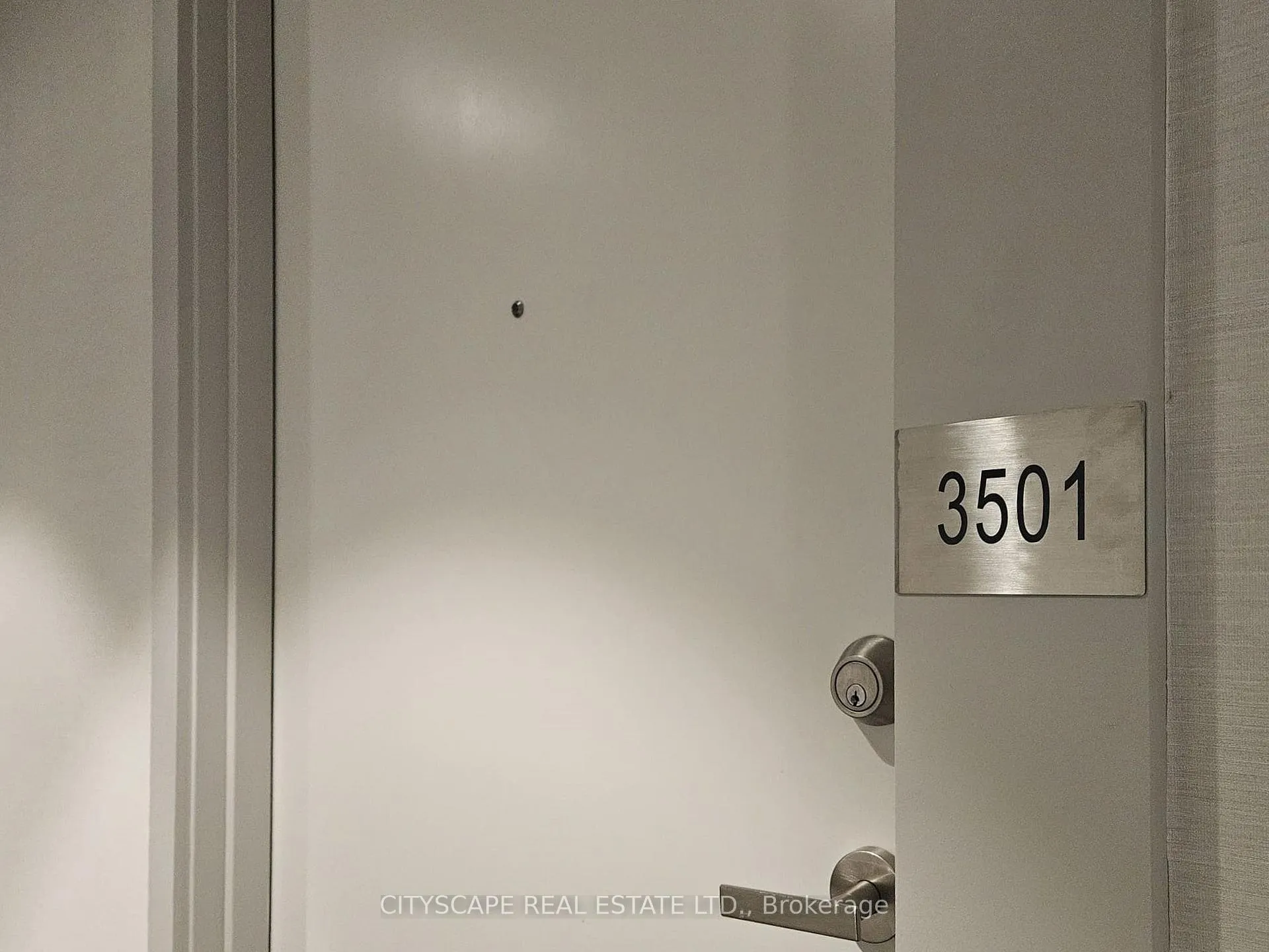Photo 3 of Unit 3501, 195 Redpath Avenue, Toronto, Mount Pleasant West — HOMEH