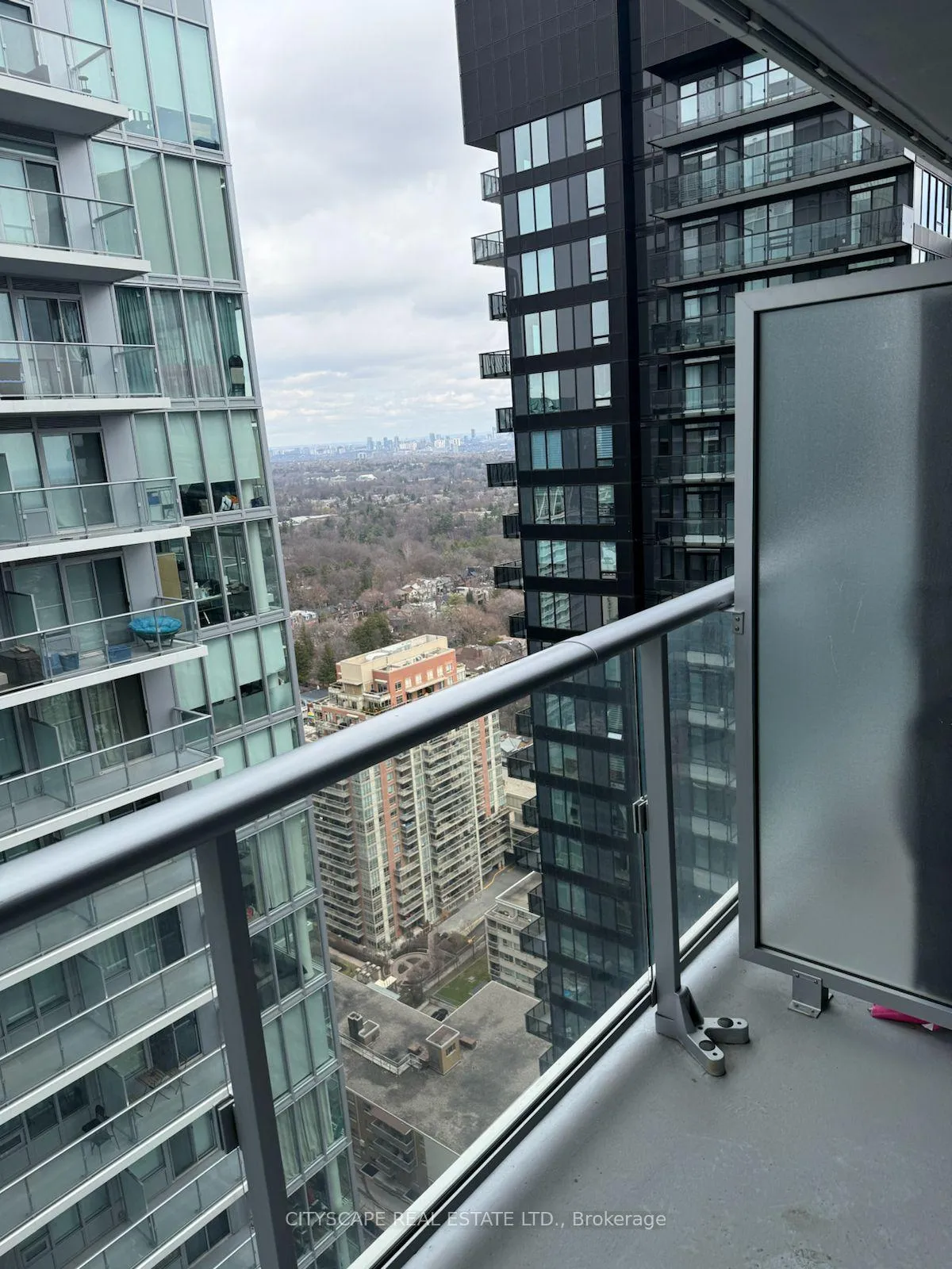 Photo 32 of Unit 3501, 195 Redpath Avenue, Toronto, Mount Pleasant West — HOMEH