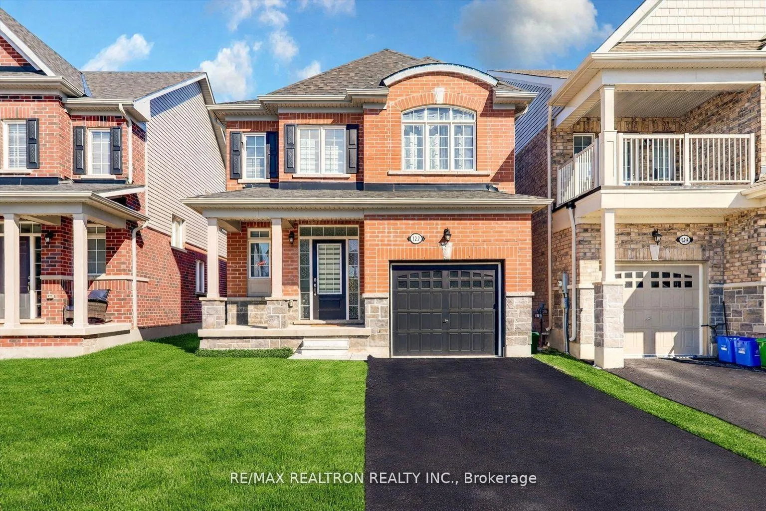 Front of 122 Cliff Thompson Court