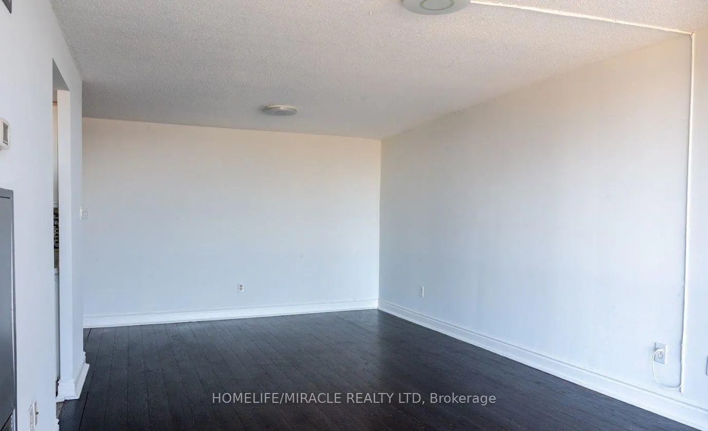 Photo 8 of Unit 808, 21 Markbrook Lane, Etobicoke, Mount Olive-Silverstone-Jamestown — HOMEH