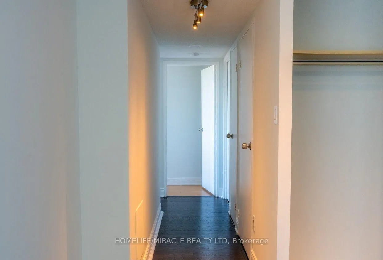 Photo 13 of Unit 808, 21 Markbrook Lane, Etobicoke, Mount Olive-Silverstone-Jamestown — HOMEH