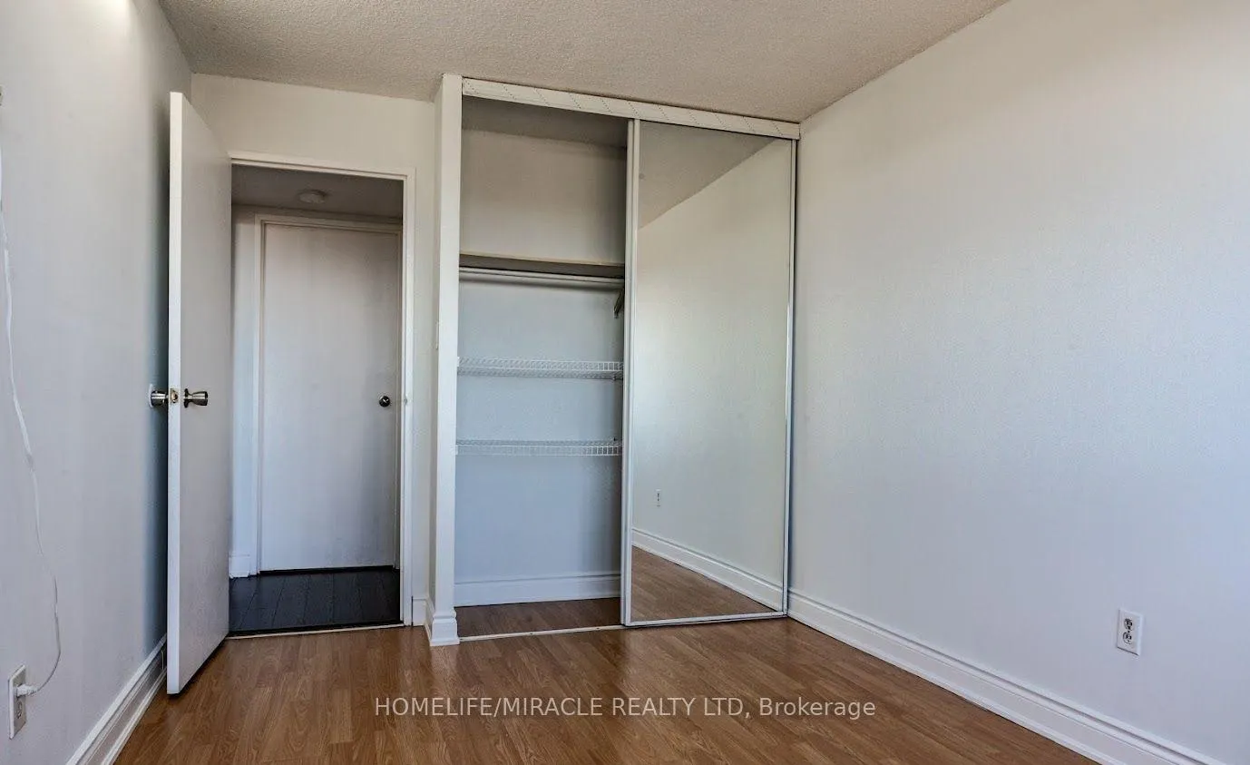 Photo 16 of Unit 808, 21 Markbrook Lane, Etobicoke, Mount Olive-Silverstone-Jamestown — HOMEH