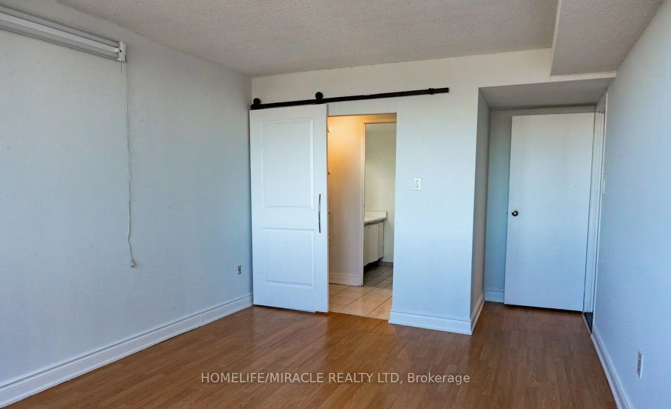 Photo 19 of Unit 808, 21 Markbrook Lane, Etobicoke, Mount Olive-Silverstone-Jamestown — HOMEH