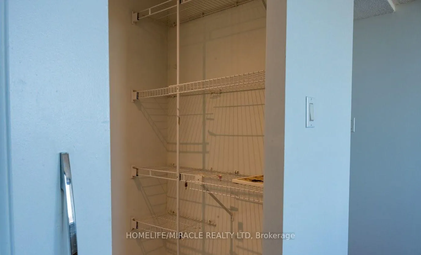 Photo 21 of Unit 808, 21 Markbrook Lane, Etobicoke, Mount Olive-Silverstone-Jamestown — HOMEH