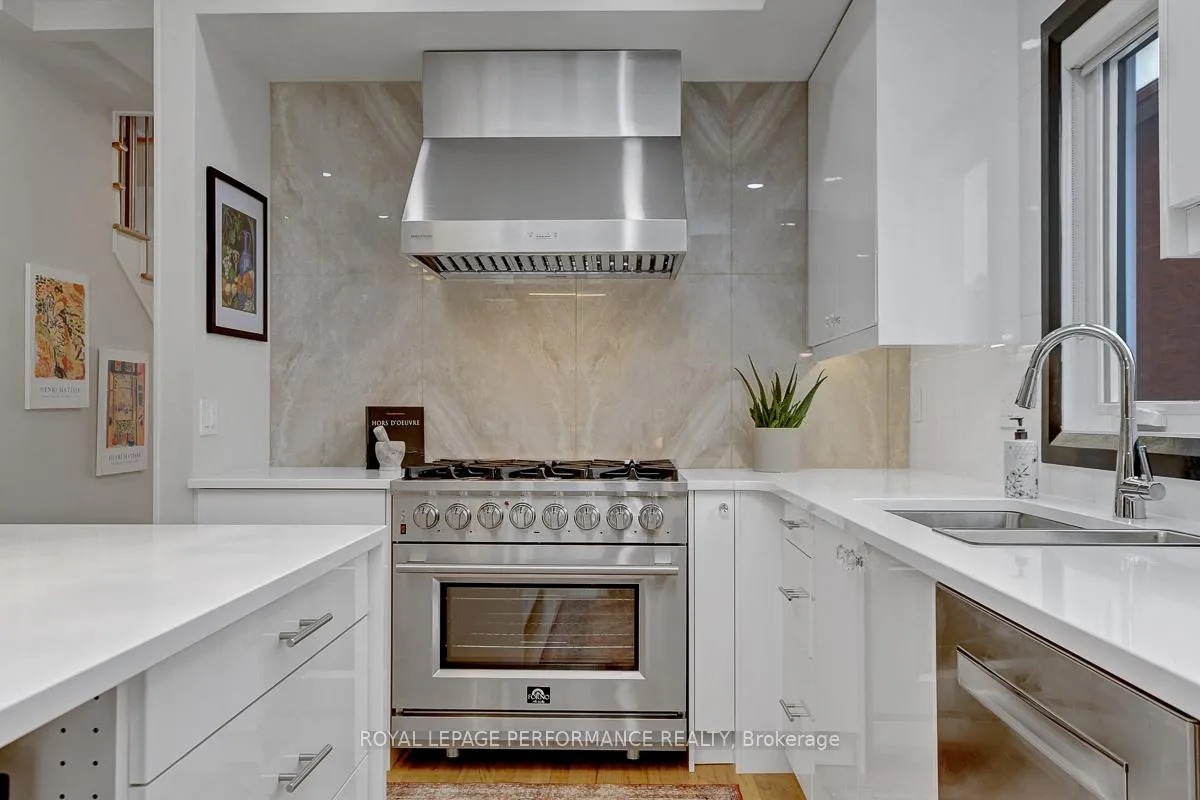 Photo 3 of 86 West Presland Road, Ottawa, Overbrook — HOMEH