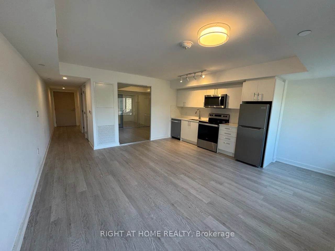 Photo 6 of Unit 313, 3 Strathgowan Avenue, Toronto, Lawrence Park South — HOMEH