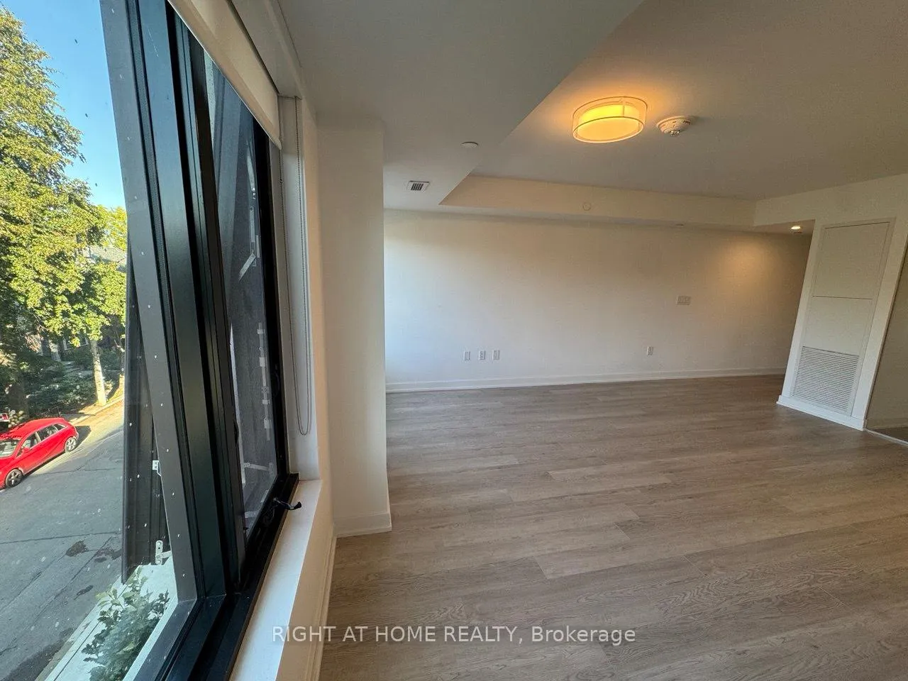 Photo 7 of Unit 313, 3 Strathgowan Avenue, Toronto, Lawrence Park South — HOMEH