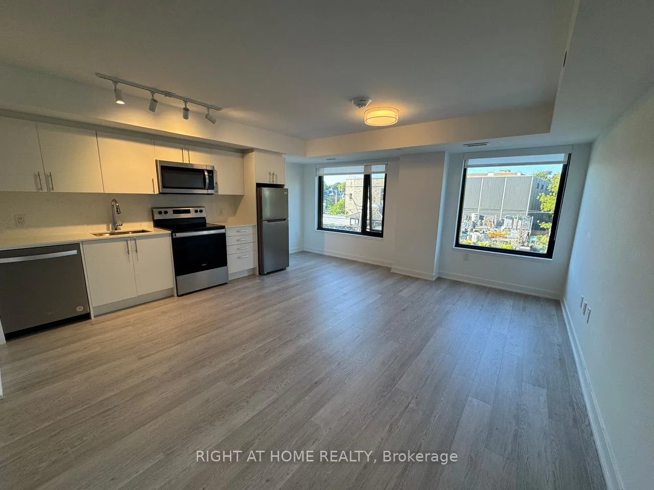 Photo 8 of Unit 313, 3 Strathgowan Avenue, Toronto, Lawrence Park South — HOMEH