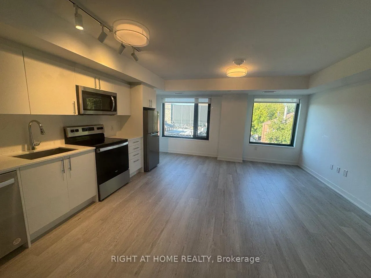 Photo 13 of Unit 313, 3 Strathgowan Avenue, Toronto, Lawrence Park South — HOMEH