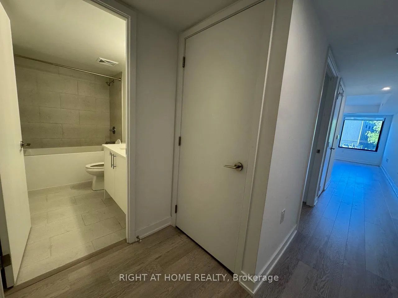 Photo 14 of Unit 313, 3 Strathgowan Avenue, Toronto, Lawrence Park South — HOMEH