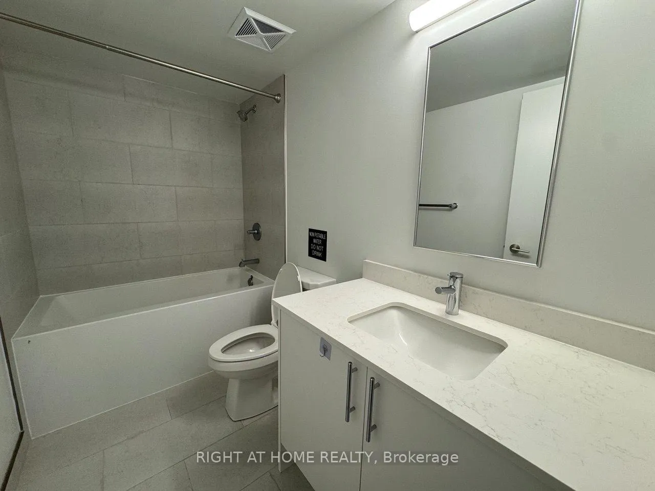 Photo 17 of Unit 313, 3 Strathgowan Avenue, Toronto, Lawrence Park South — HOMEH