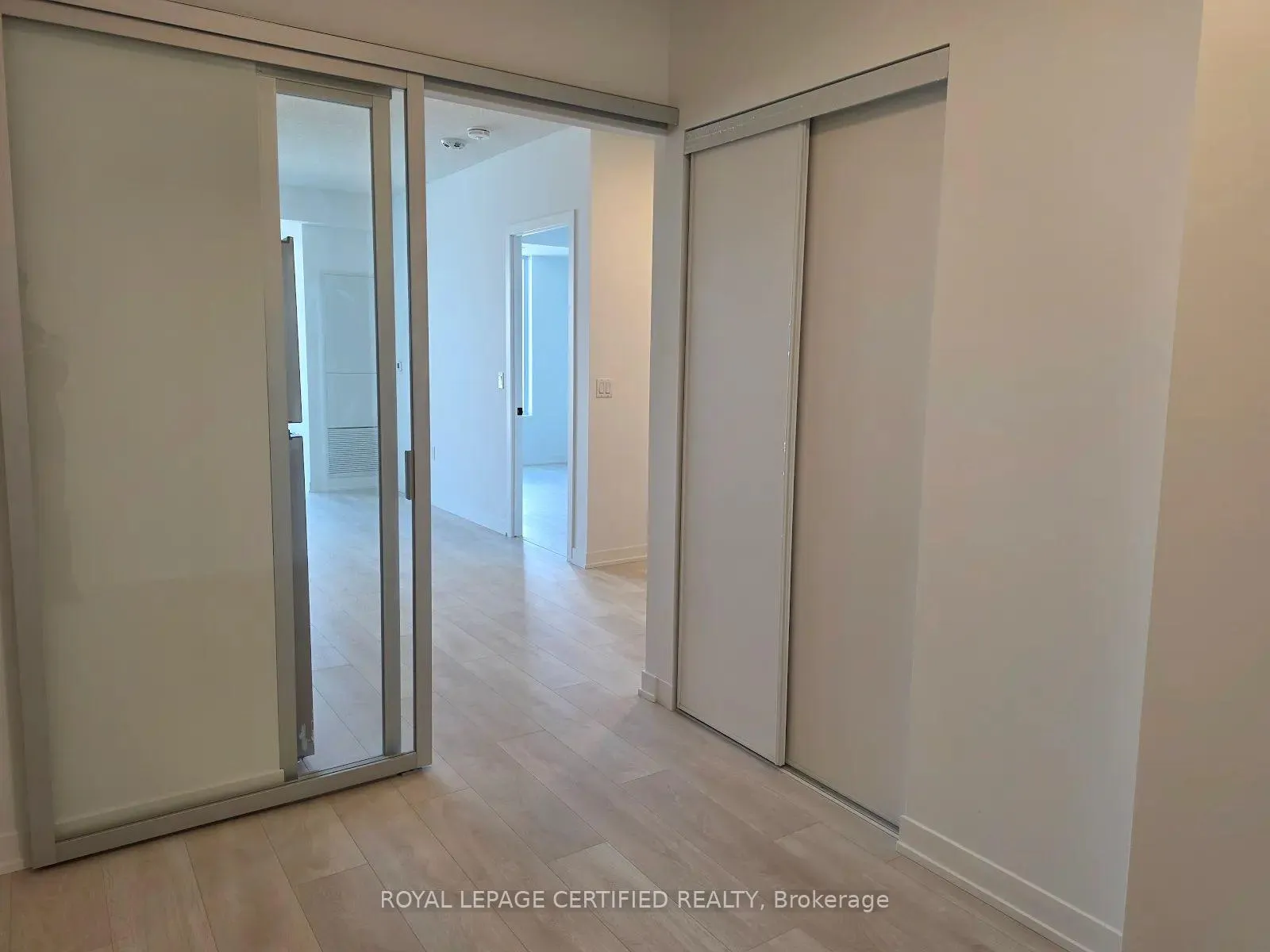 Photo 5 of Unit 805, 4878 Powers Common, Burlington, Alton — HOMEH