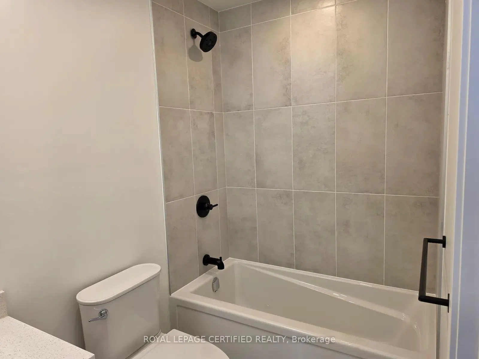 Photo 8 of Unit 805, 4878 Powers Common, Burlington, Alton — HOMEH