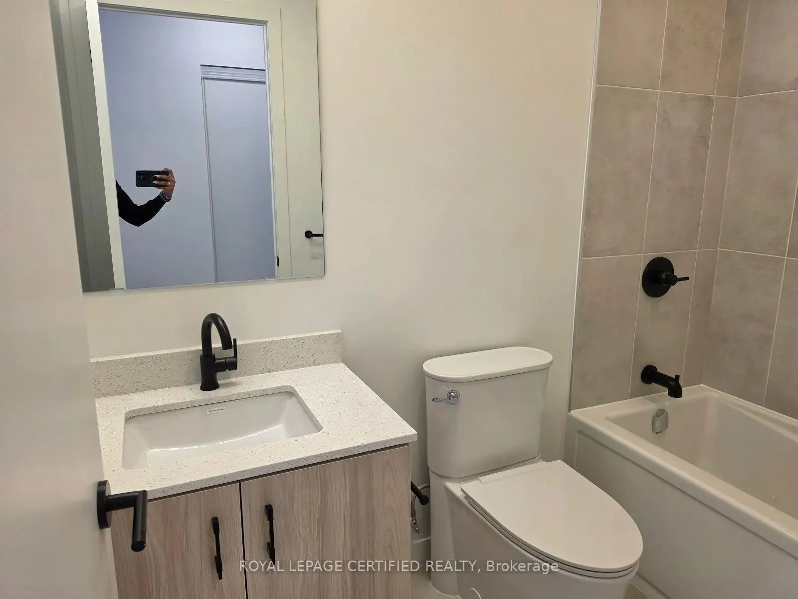 Photo 9 of Unit 805, 4878 Powers Common, Burlington, Alton — HOMEH
