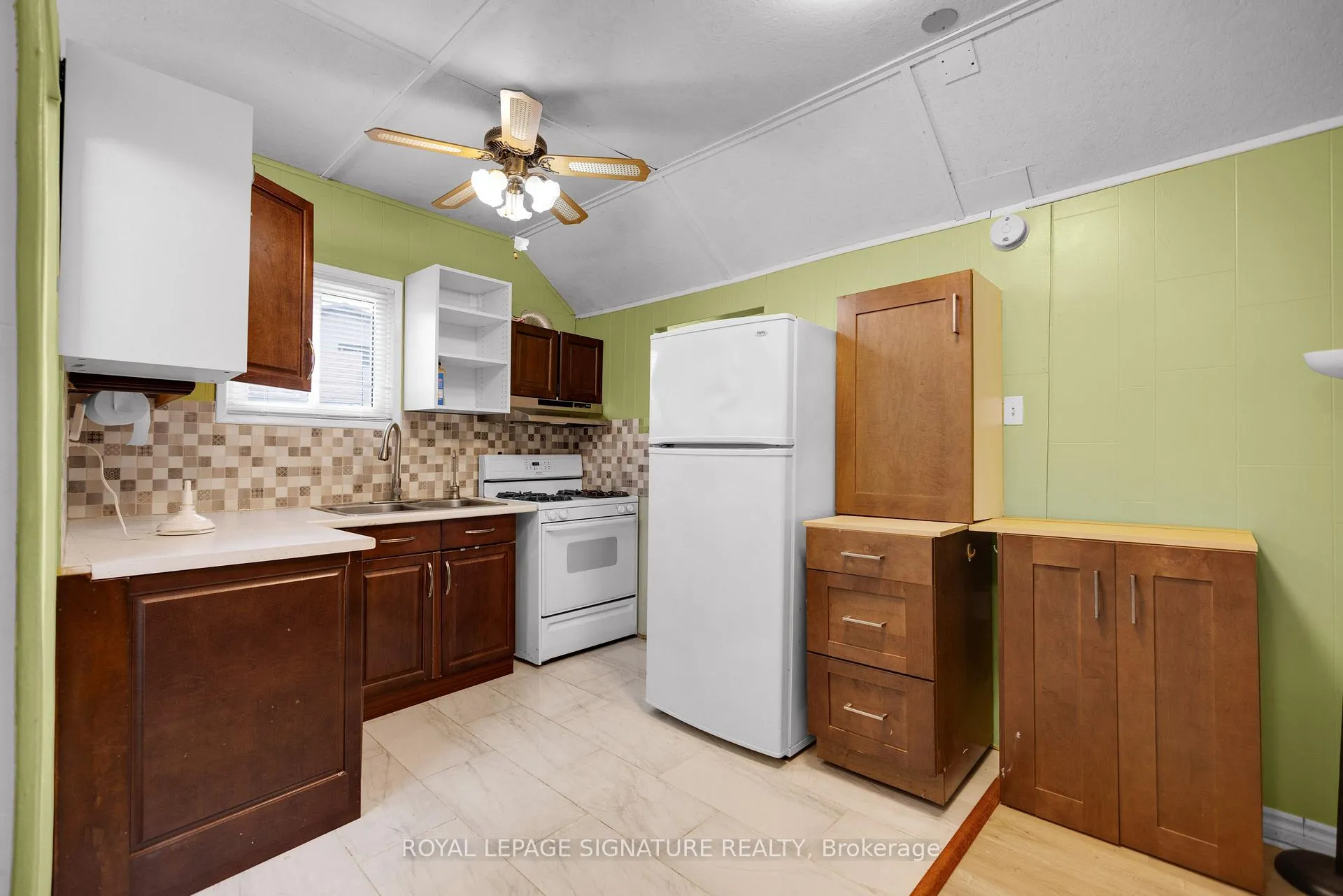 Photo 14 of 25 Playfair Drive, Tay, Rural Tay — HOMEH