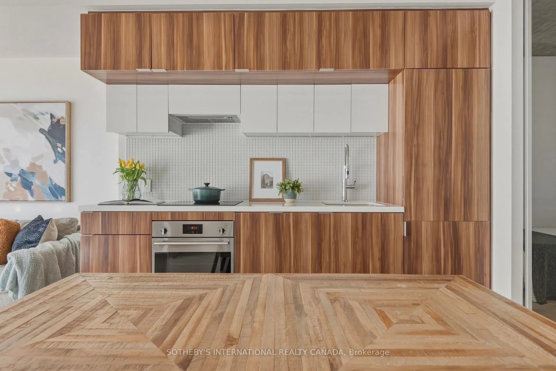 Photo 2 of Unit 1101, 185 Roehampton Avenue, Toronto, Mount Pleasant West — HOMEH