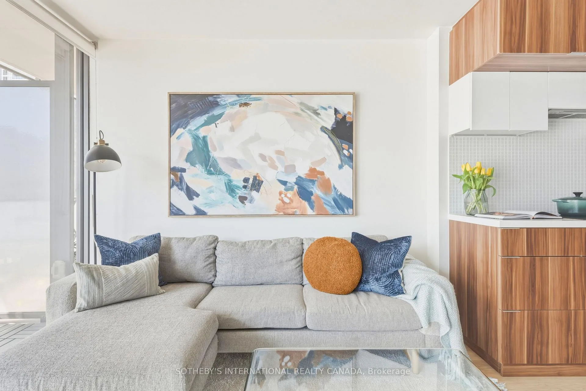 Photo 3 of Unit 1101, 185 Roehampton Avenue, Toronto, Mount Pleasant West — HOMEH