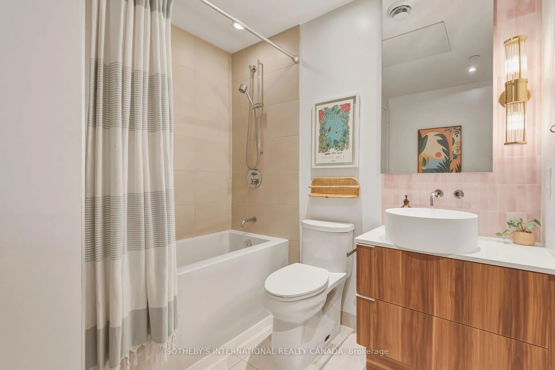 Photo 6 of Unit 1101, 185 Roehampton Avenue, Toronto, Mount Pleasant West — HOMEH