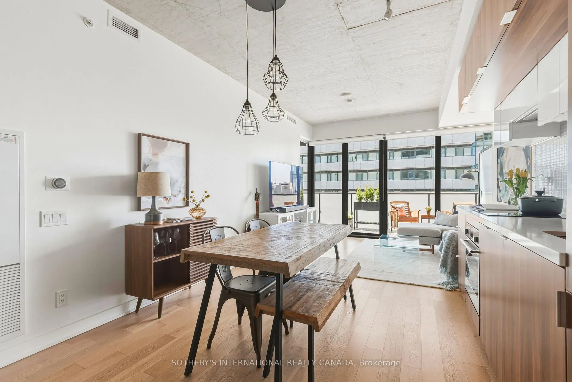 Photo 7 of Unit 1101, 185 Roehampton Avenue, Toronto, Mount Pleasant West — HOMEH