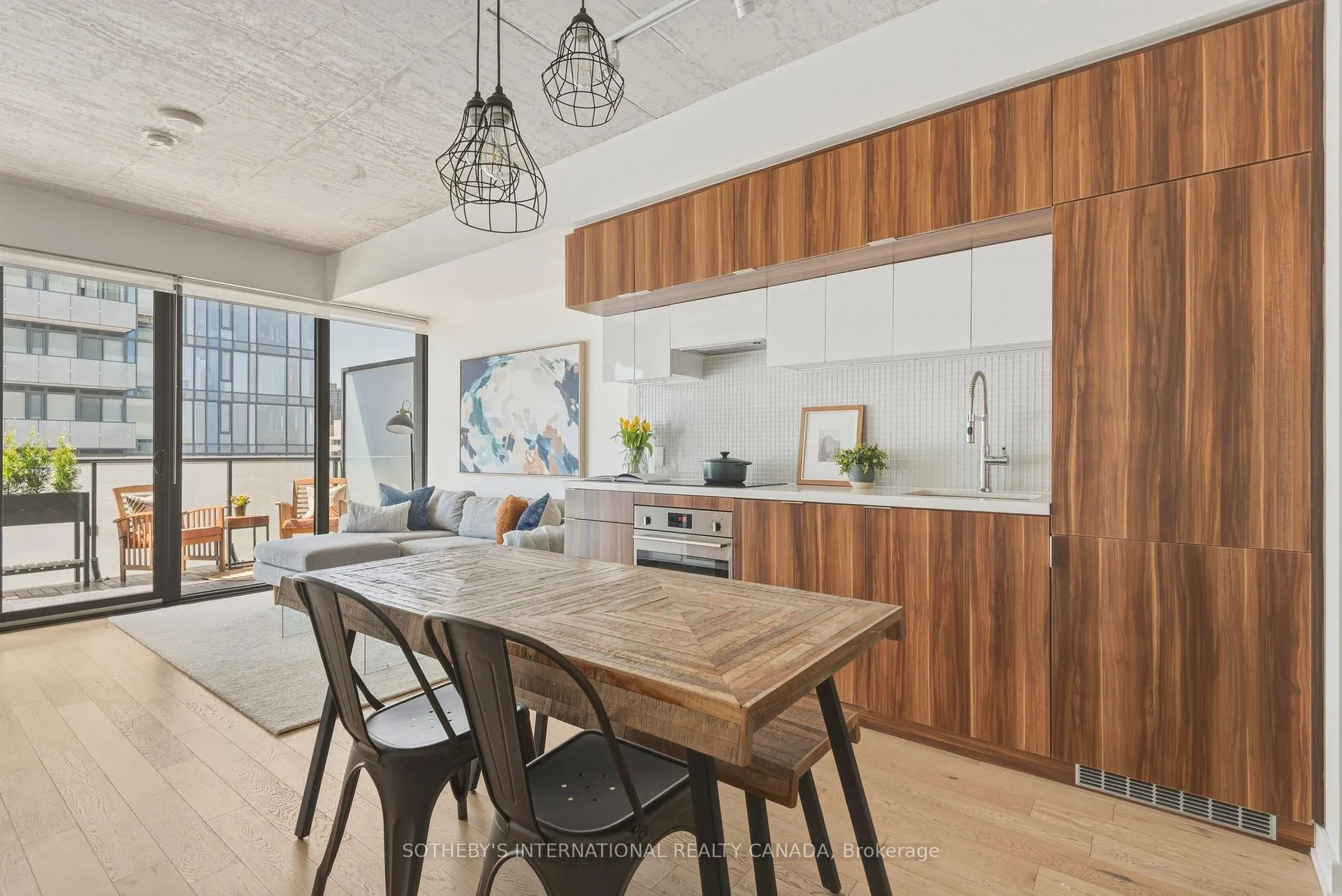 Photo 8 of Unit 1101, 185 Roehampton Avenue, Toronto, Mount Pleasant West — HOMEH