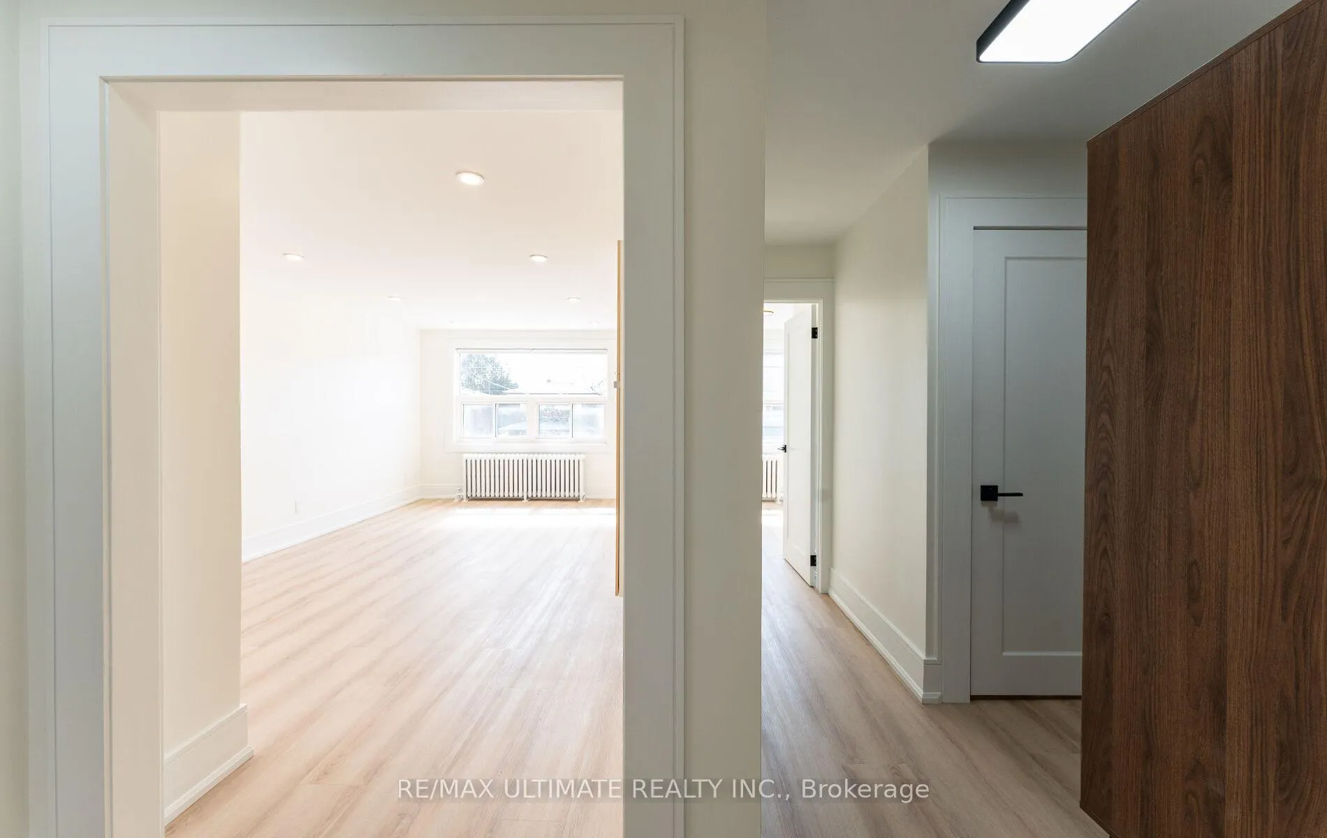 Photo 4 of 484A Cosburn Avenue, Toronto, East York — HOMEH