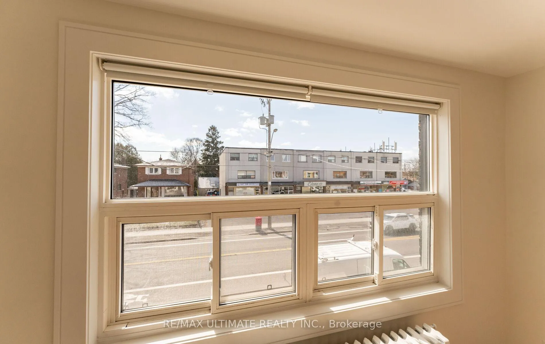 Photo 9 of 484A Cosburn Avenue, Toronto, East York — HOMEH