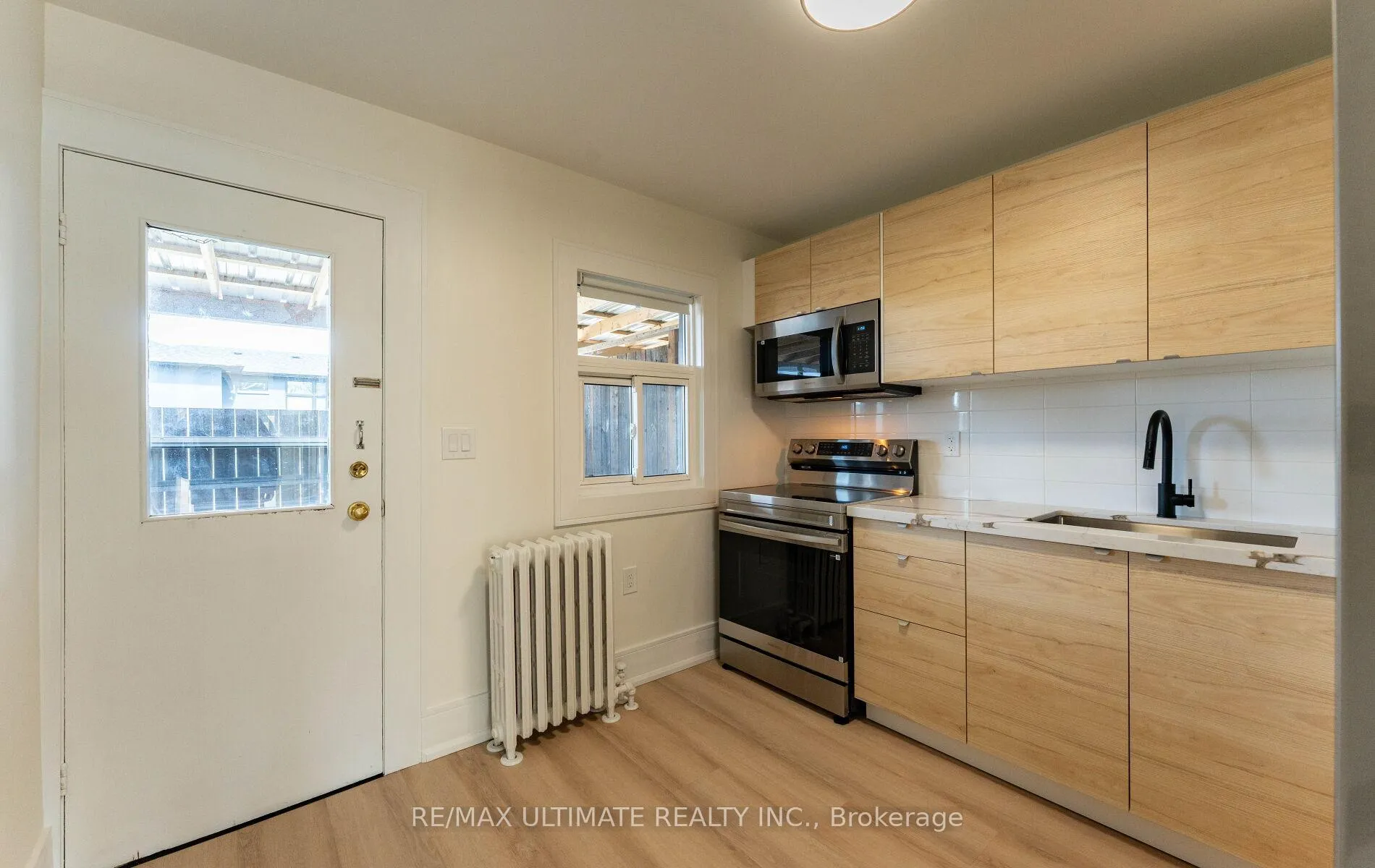 Photo 11 of 484A Cosburn Avenue, Toronto, East York — HOMEH