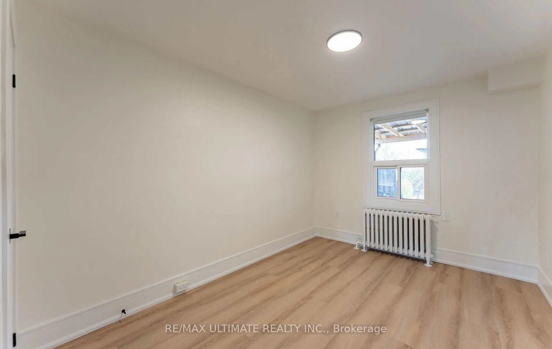 Photo 14 of 484A Cosburn Avenue, Toronto, East York — HOMEH