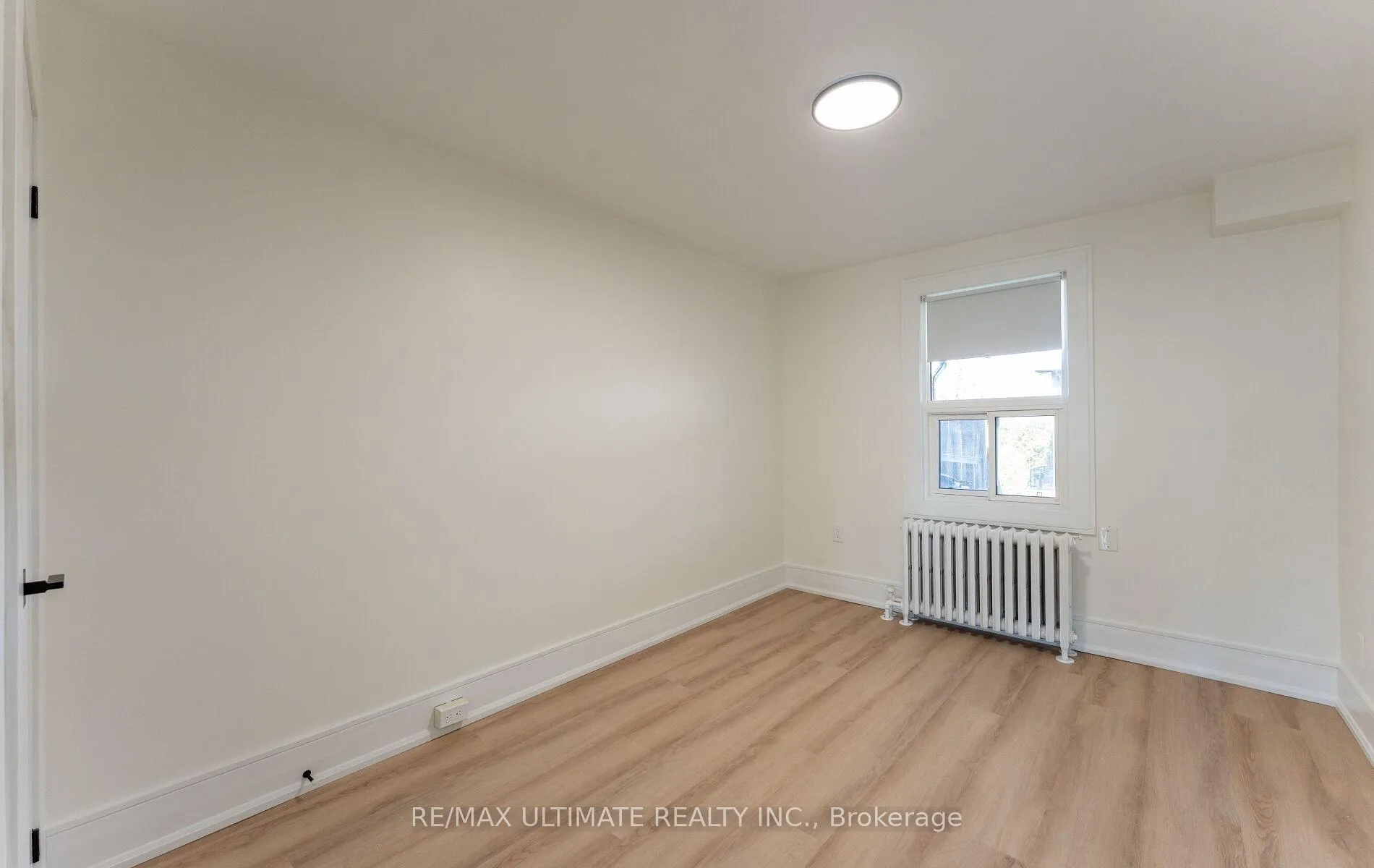 Photo 15 of 484A Cosburn Avenue, Toronto, East York — HOMEH