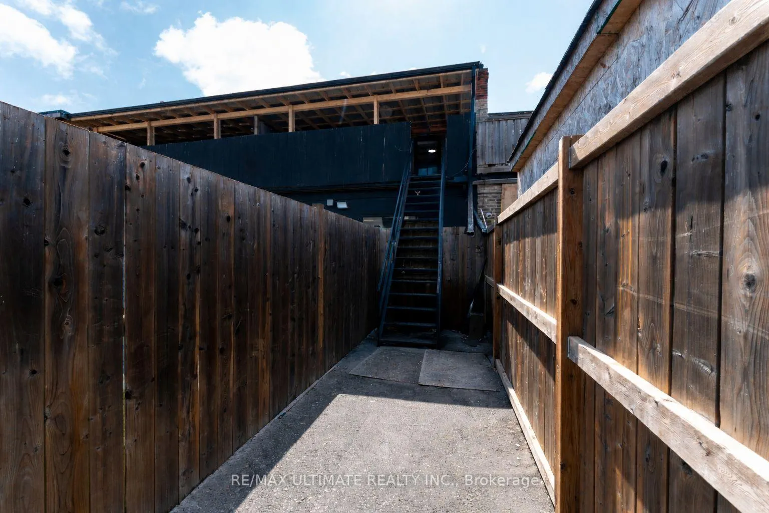 Photo 27 of 484A Cosburn Avenue, Toronto, East York — HOMEH