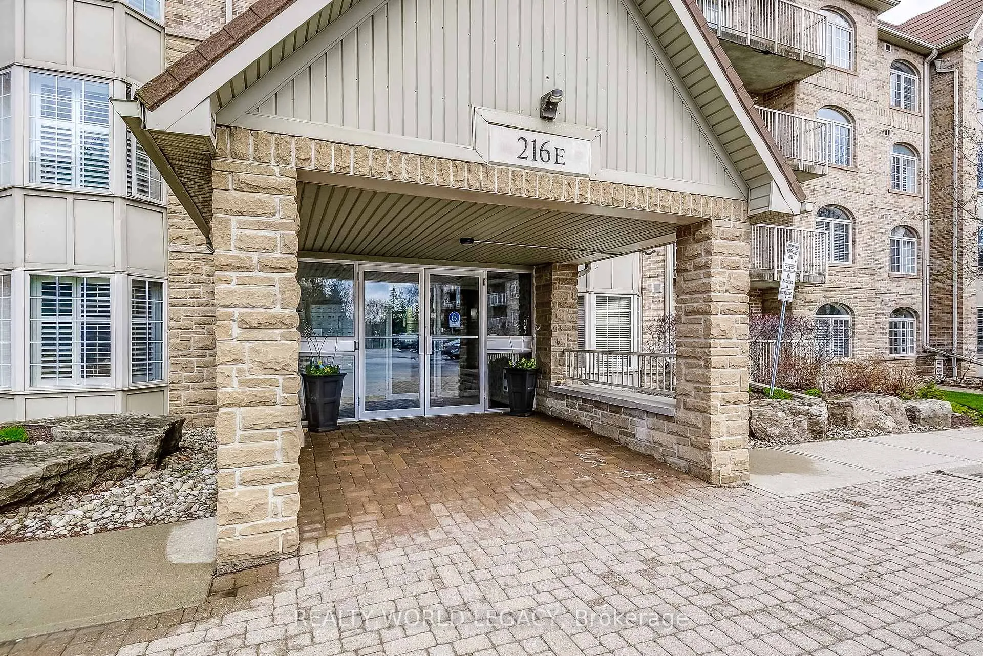 Photo 2 of Unit 306E, 216 Plains Road W, Burlington, Bayview — HOMEH