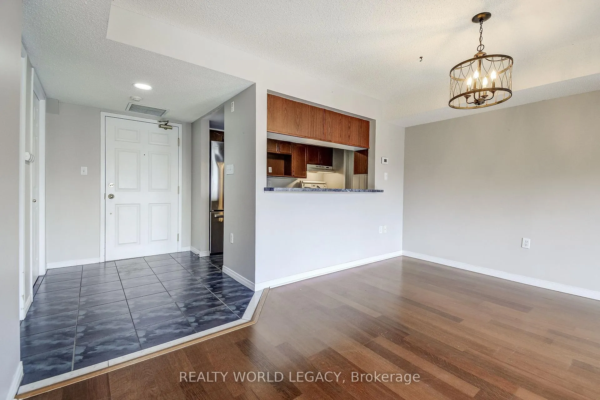 Photo 14 of Unit 306E, 216 Plains Road W, Burlington, Bayview — HOMEH