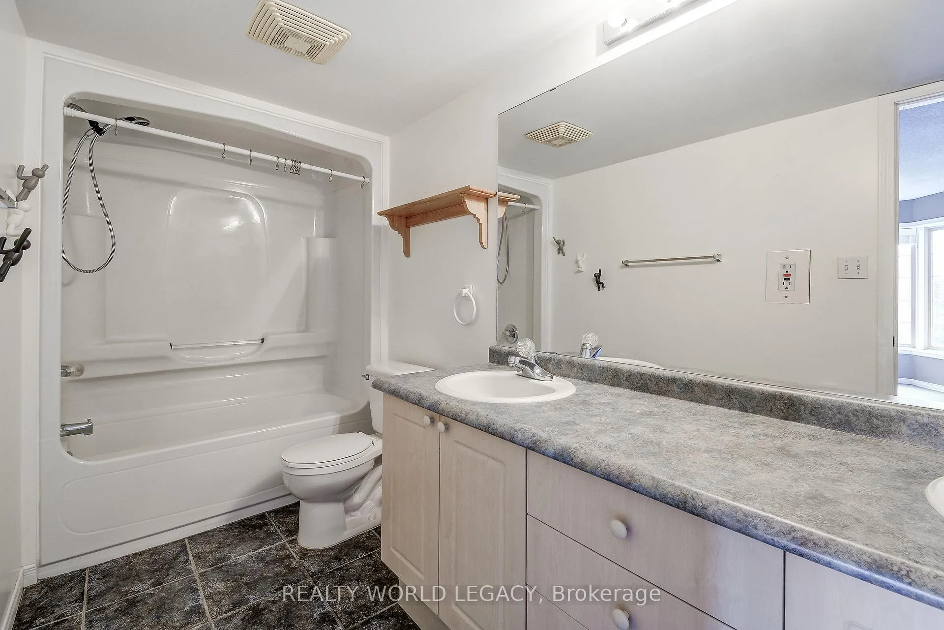 Photo 34 of Unit 306E, 216 Plains Road W, Burlington, Bayview — HOMEH