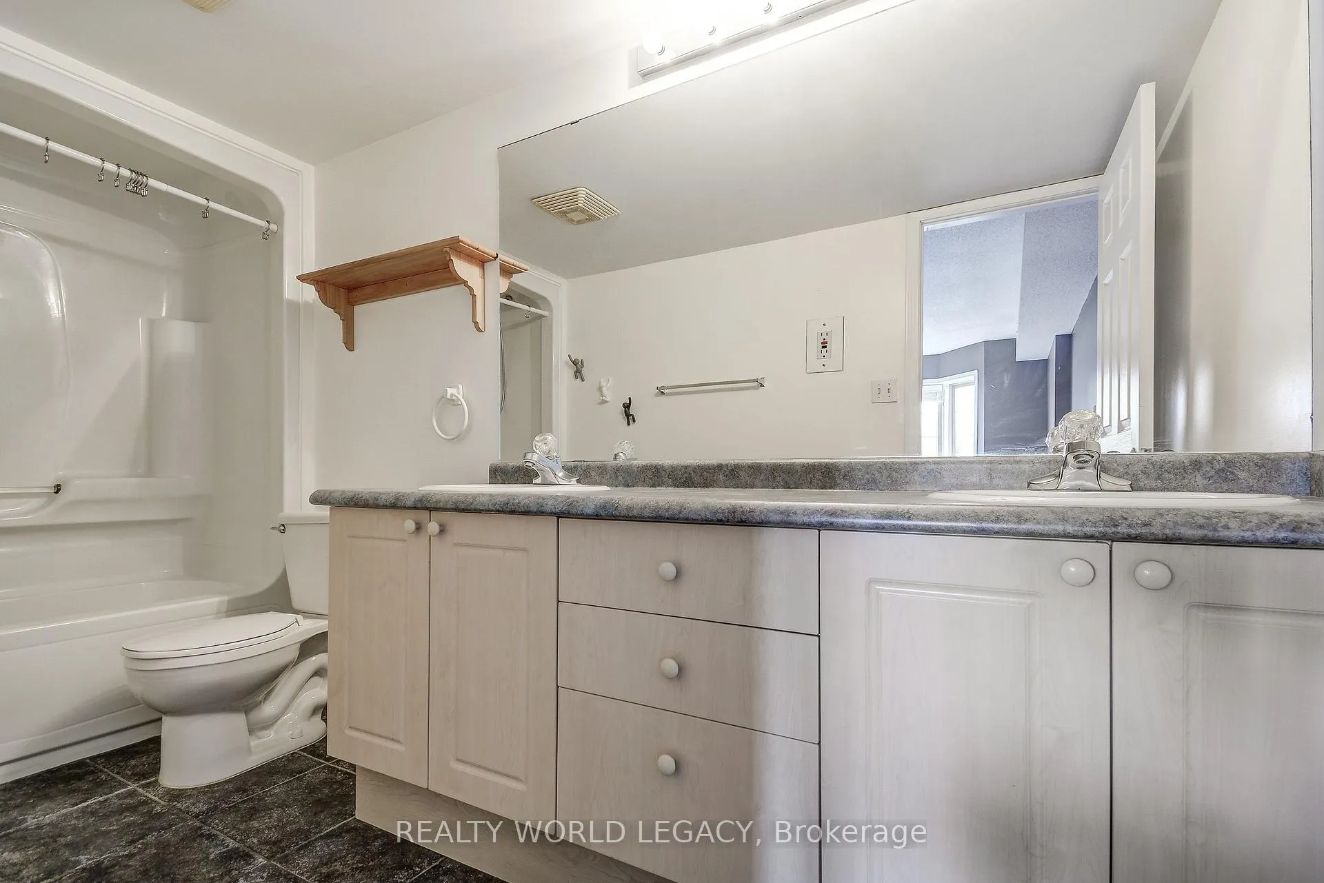 Photo 35 of Unit 306E, 216 Plains Road W, Burlington, Bayview — HOMEH