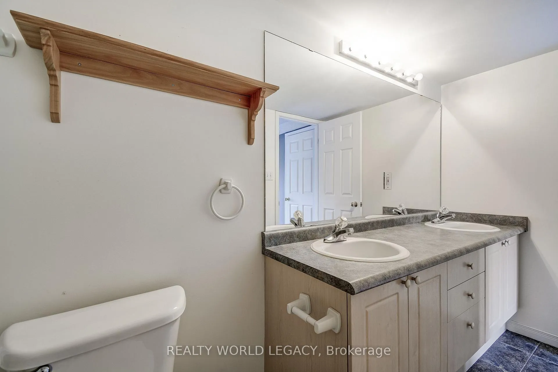 Photo 36 of Unit 306E, 216 Plains Road W, Burlington, Bayview — HOMEH