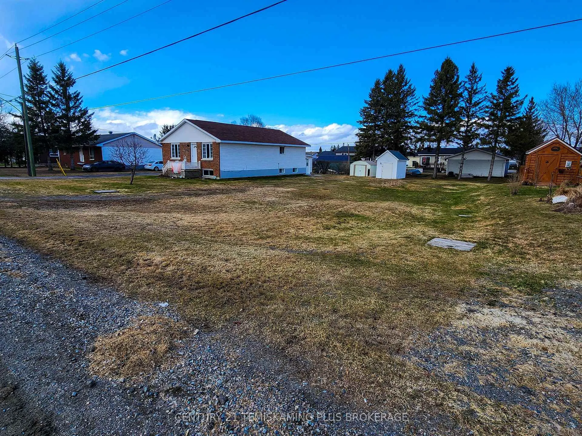 Photo 3 of 123 Fourth Avenue, Englehart — HOMEH