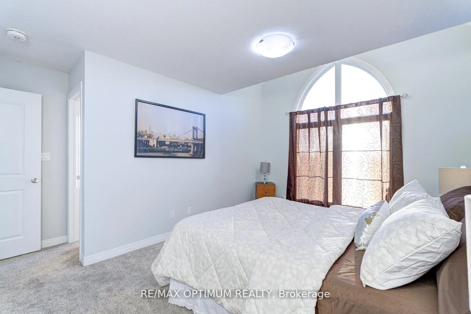 Photo 21 of 142 Queensbrook Crescent, Cambridge — HOMEH