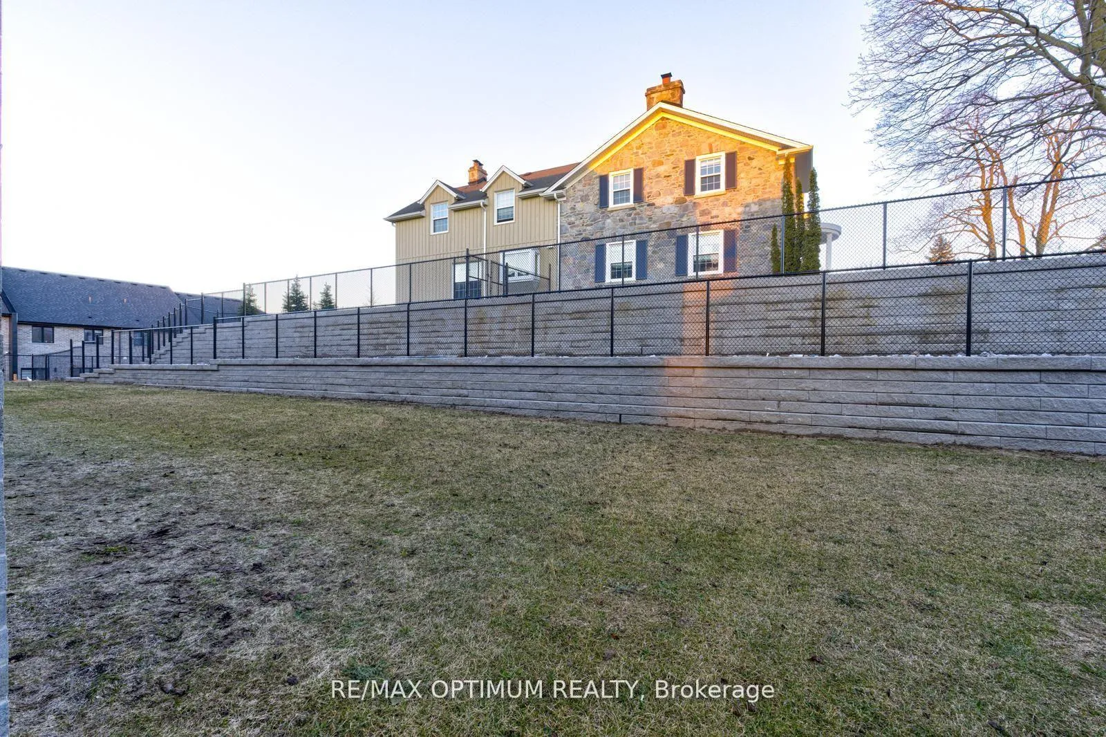 Photo 31 of 142 Queensbrook Crescent, Cambridge — HOMEH