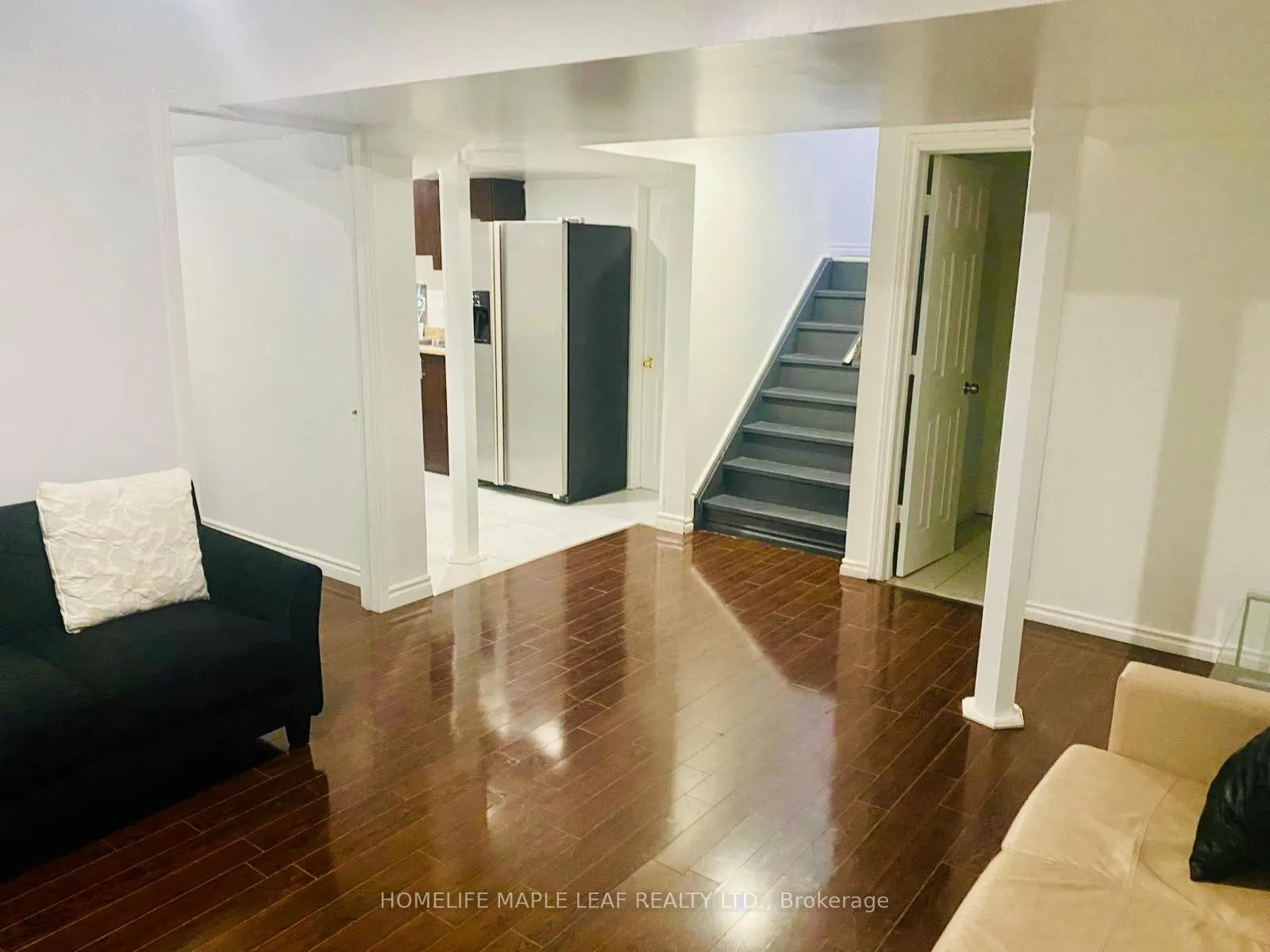 Photo 3 of 105 Prairie Dunes Place, Vaughan, Glen Shields — HOMEH