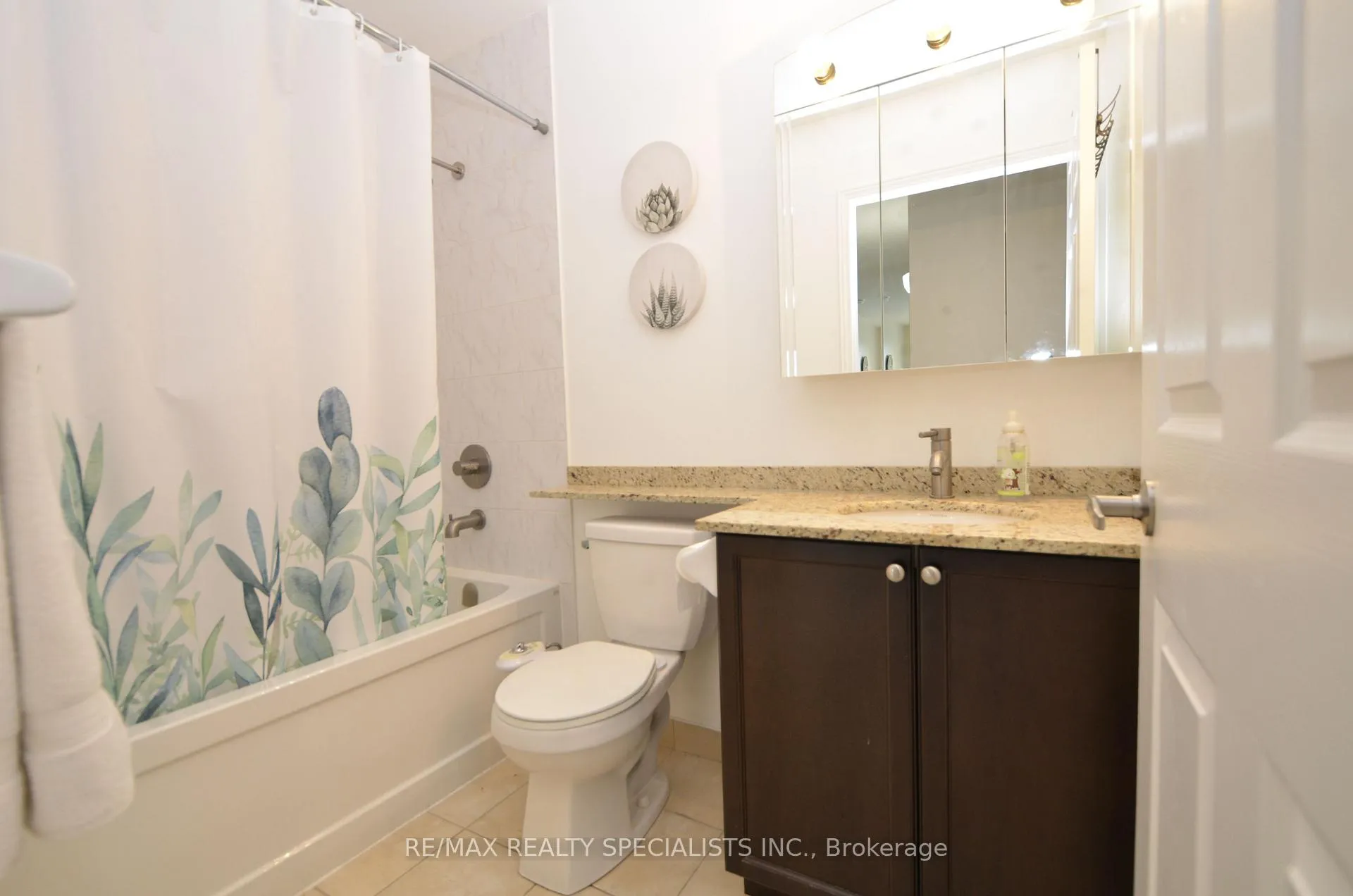 Photo 10 of Unit 106, 60 Via Rosedale Way, Brampton, Sandringham-Wellington — HOMEH