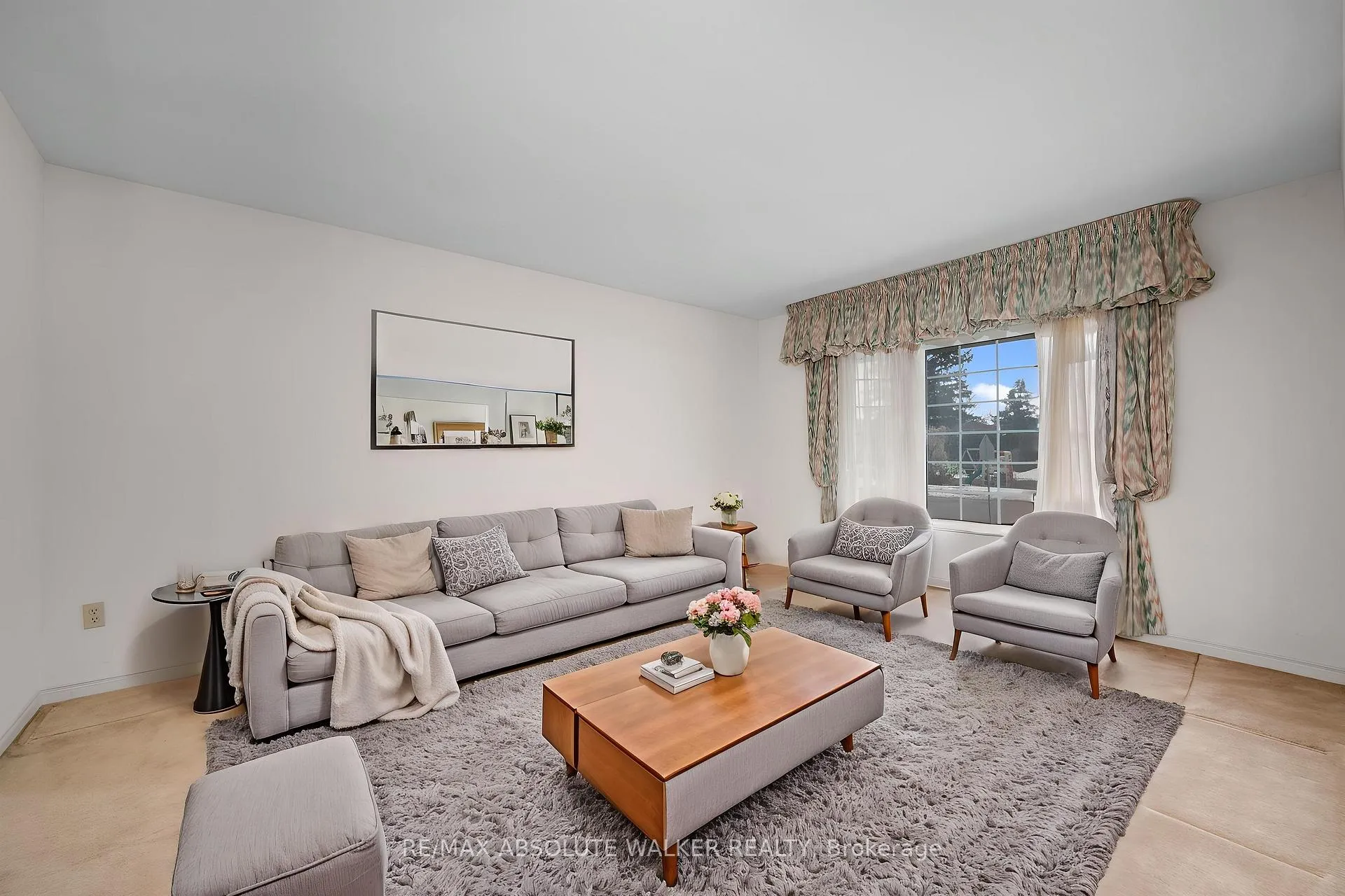 Photo 2 of 755 Merkley Drive, Ottawa, Fallingbrook/Pineridge — HOMEH