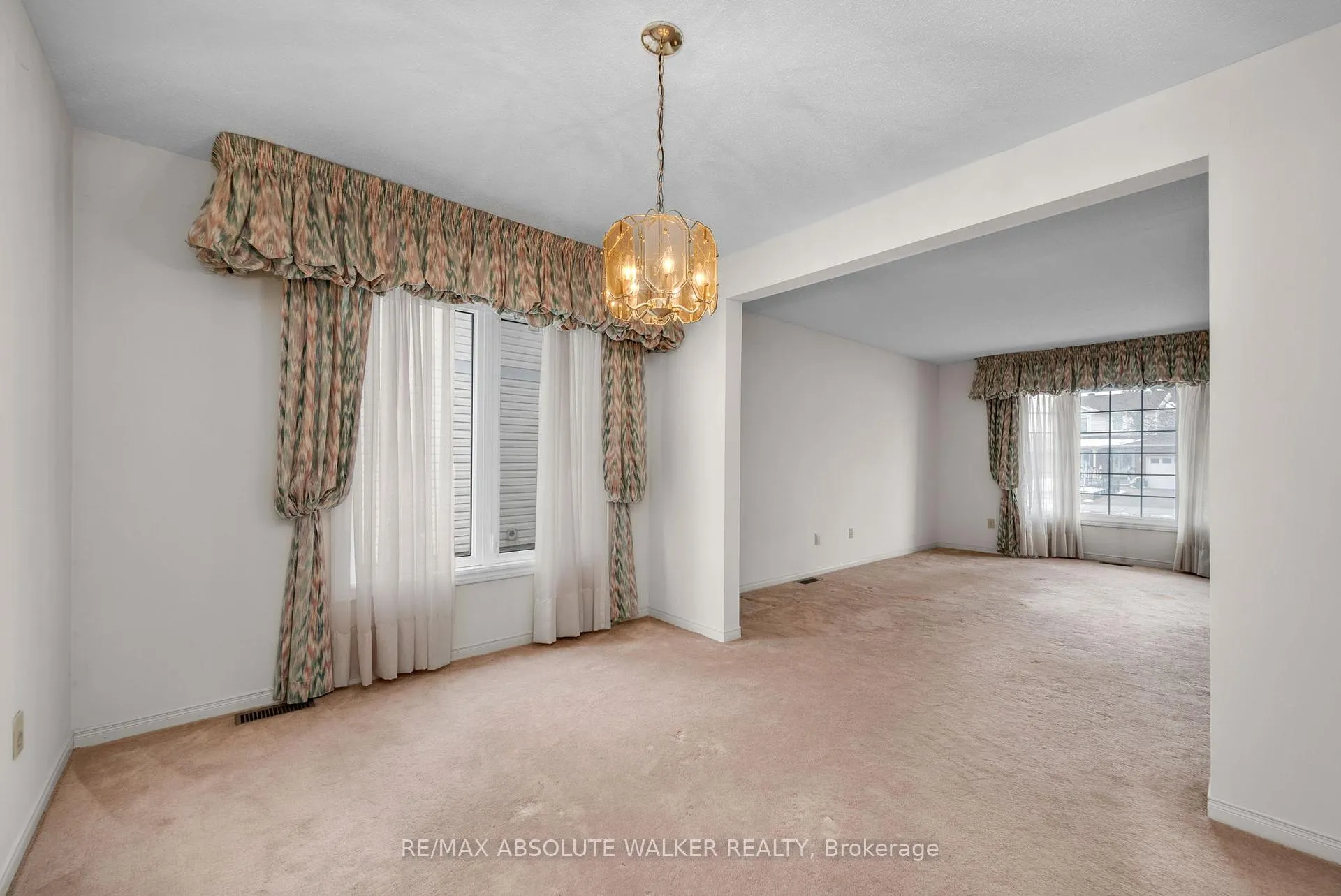 Photo 7 of 755 Merkley Drive, Ottawa, Fallingbrook/Pineridge — HOMEH