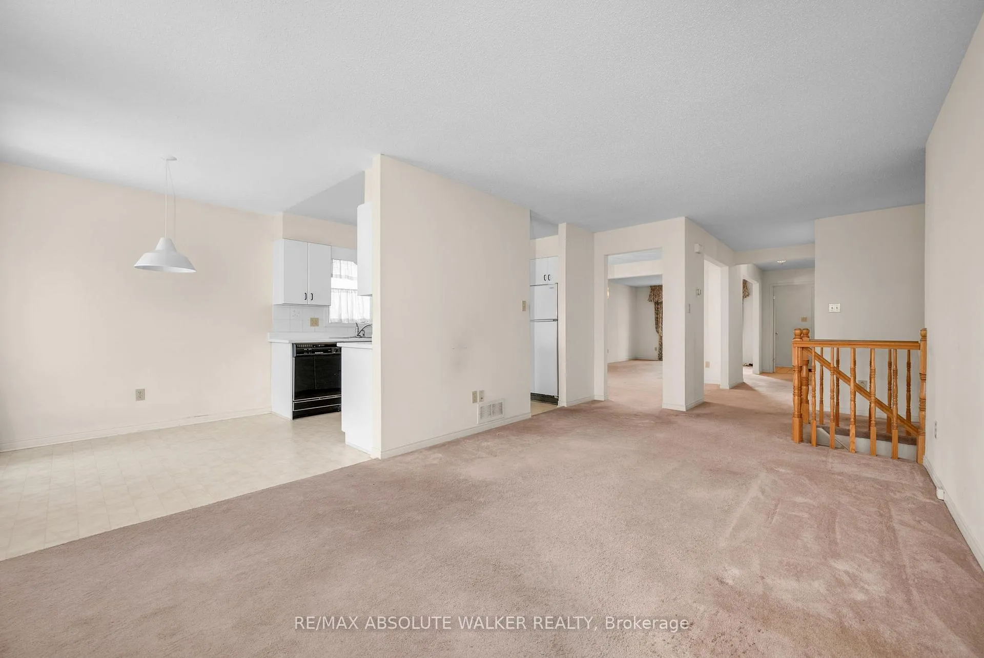 Photo 10 of 755 Merkley Drive, Ottawa, Fallingbrook/Pineridge — HOMEH
