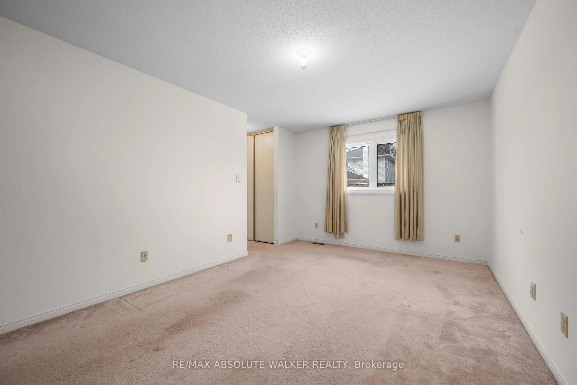 Photo 17 of 755 Merkley Drive, Ottawa, Fallingbrook/Pineridge — HOMEH