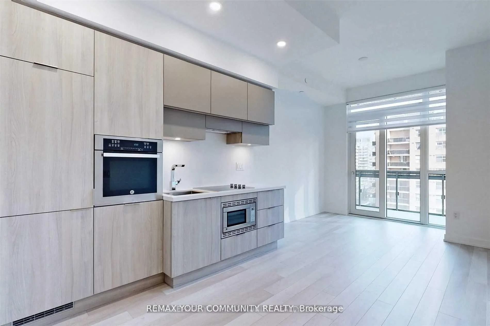 Photo 6 of Unit 502, 39 Roehampton Avenue, Toronto, Mount Pleasant West — HOMEH