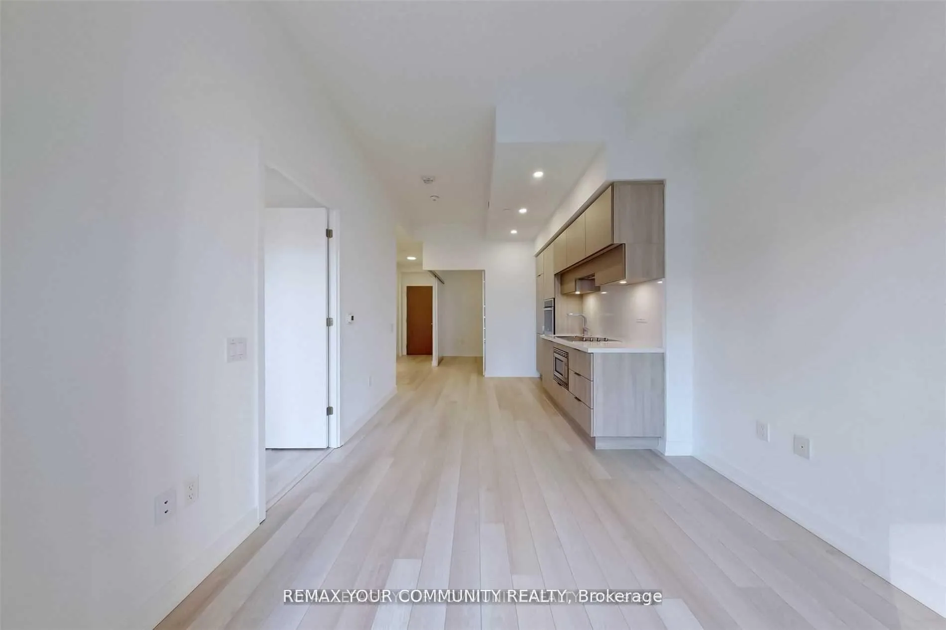 Photo 10 of Unit 502, 39 Roehampton Avenue, Toronto, Mount Pleasant West — HOMEH