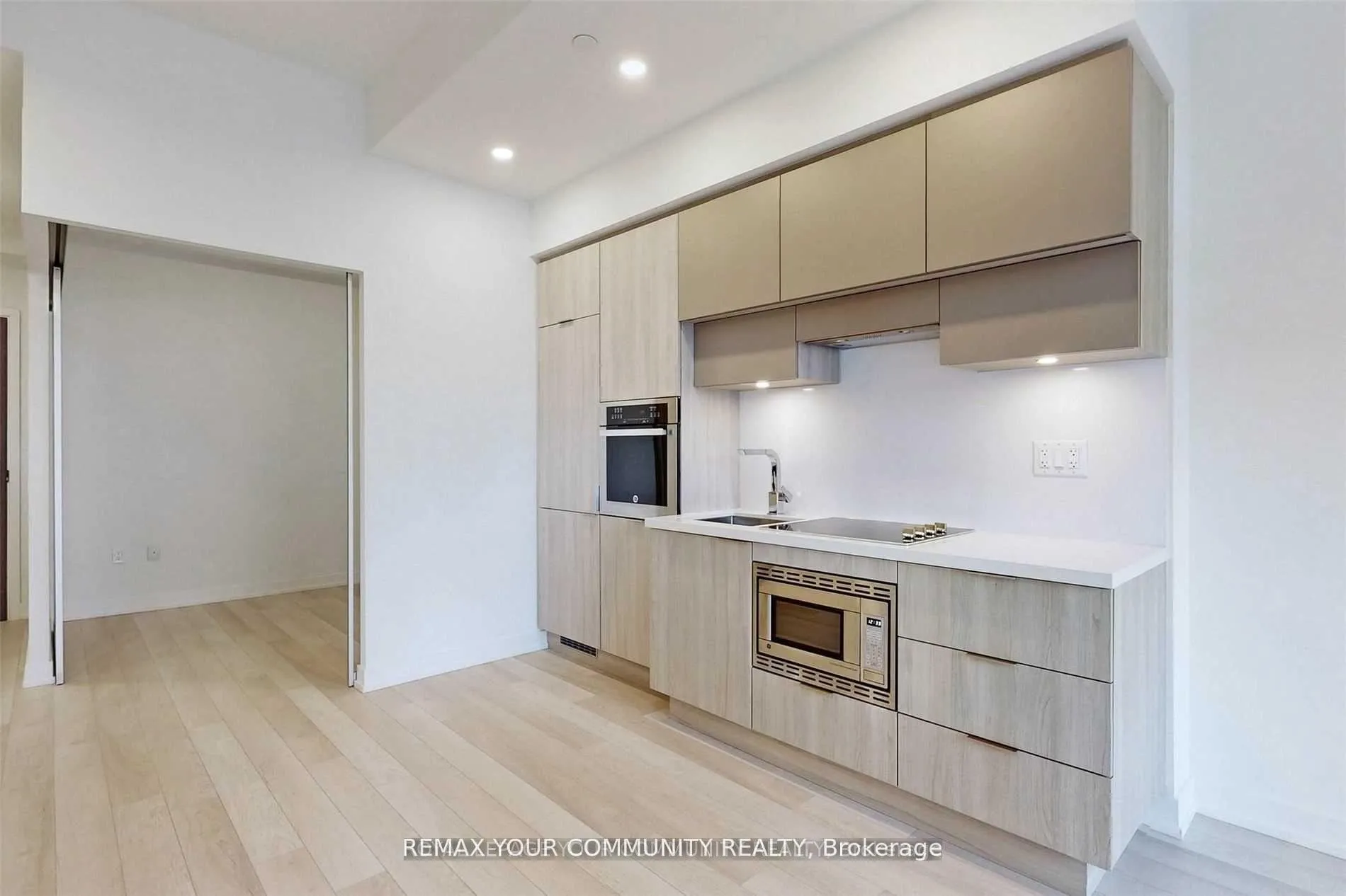 Photo 11 of Unit 502, 39 Roehampton Avenue, Toronto, Mount Pleasant West — HOMEH